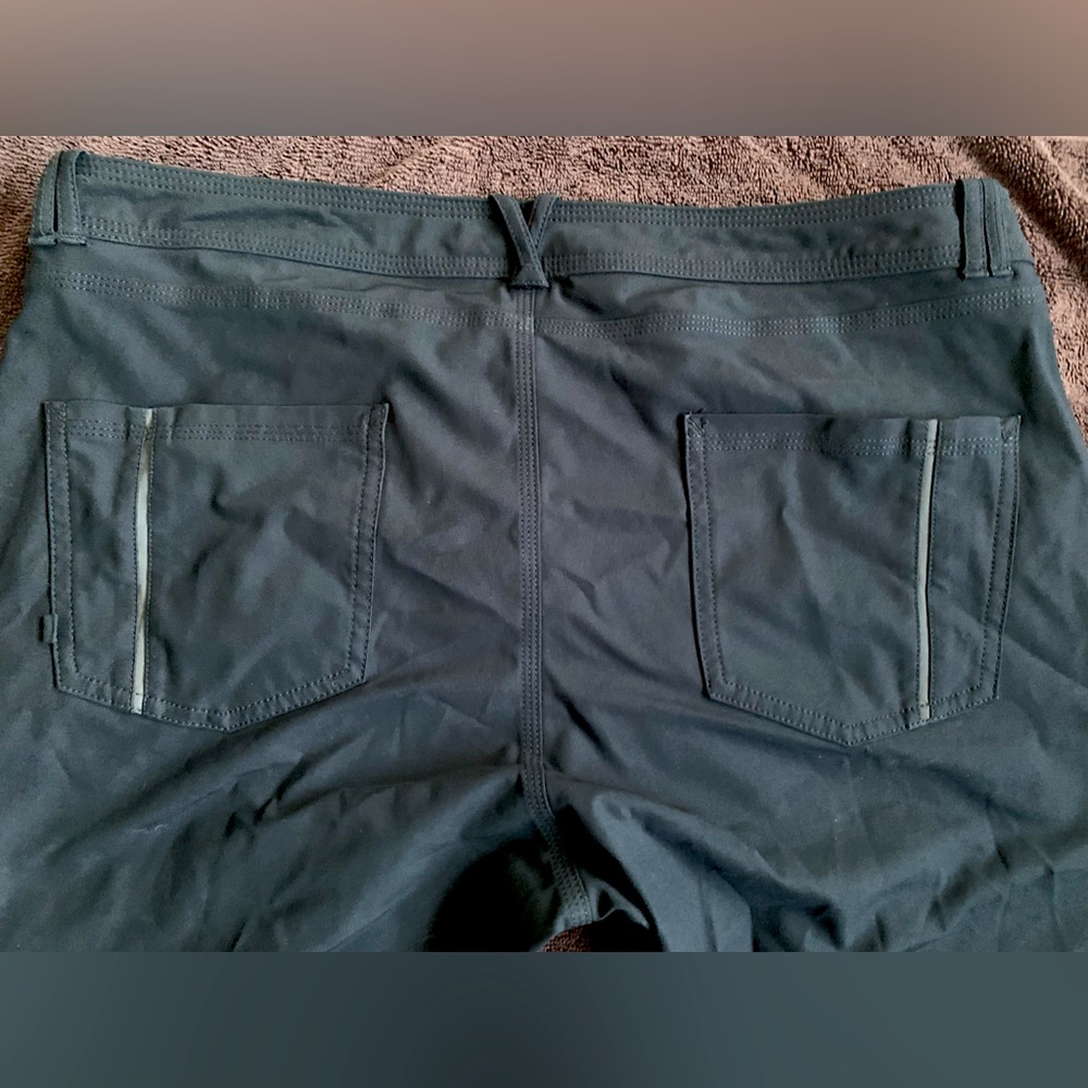 Lululemon Like New City Sleek 5 Pocket Pant Black - Size 14 - Picture 3 of 10